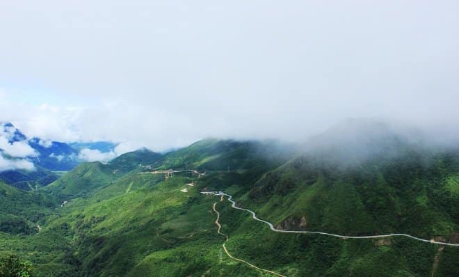 the O Quy Ho mountain pass near Sapa