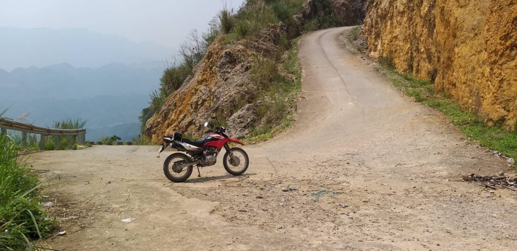 the road down from hanoi to Pu Luong Nature Reserve