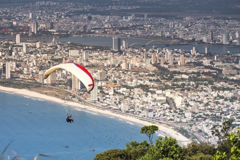 paragliding in Danang