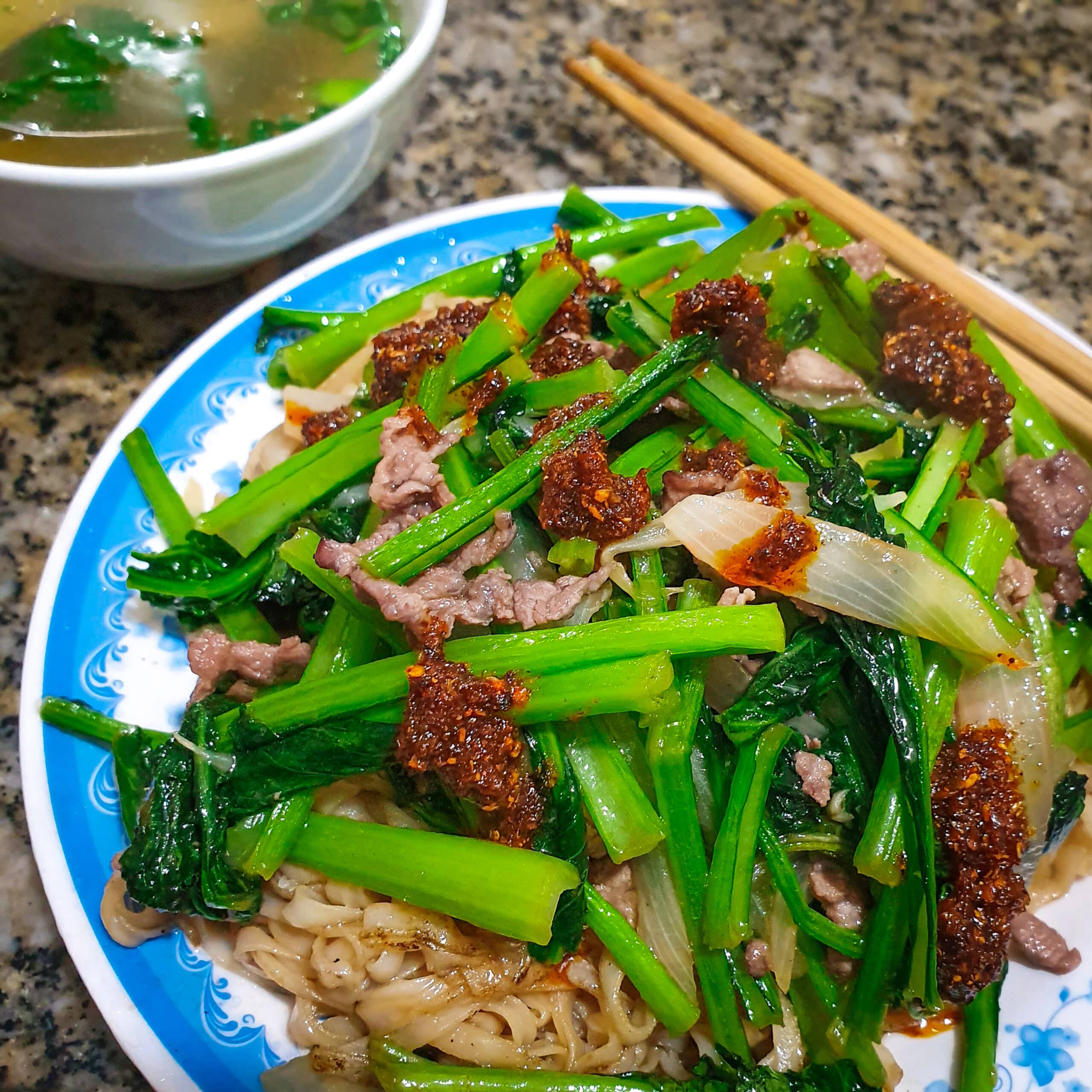 a plate of pho xao in Gia Lam, Hanoi