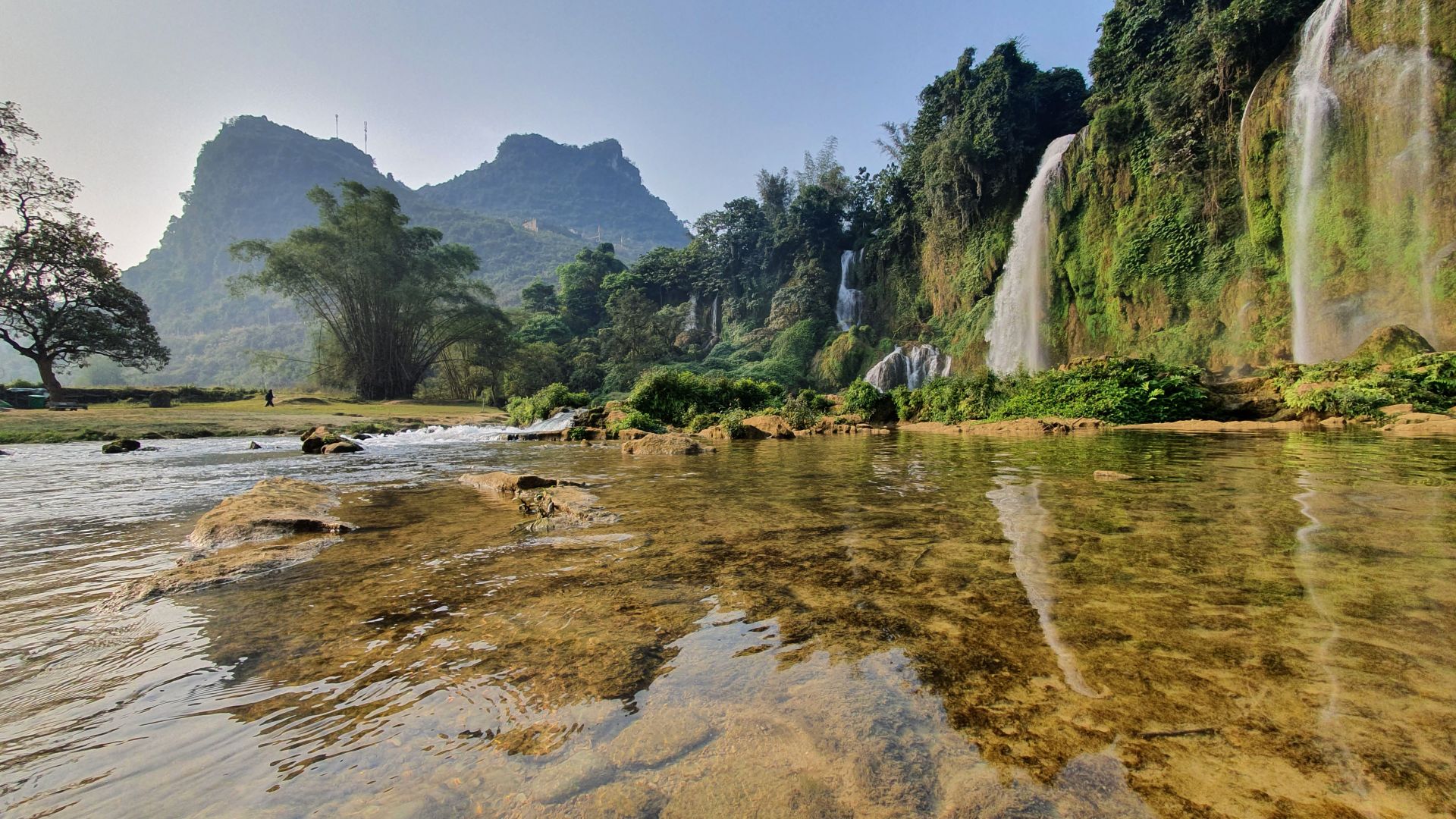 the smaller section of Ban Gioc Waterfall