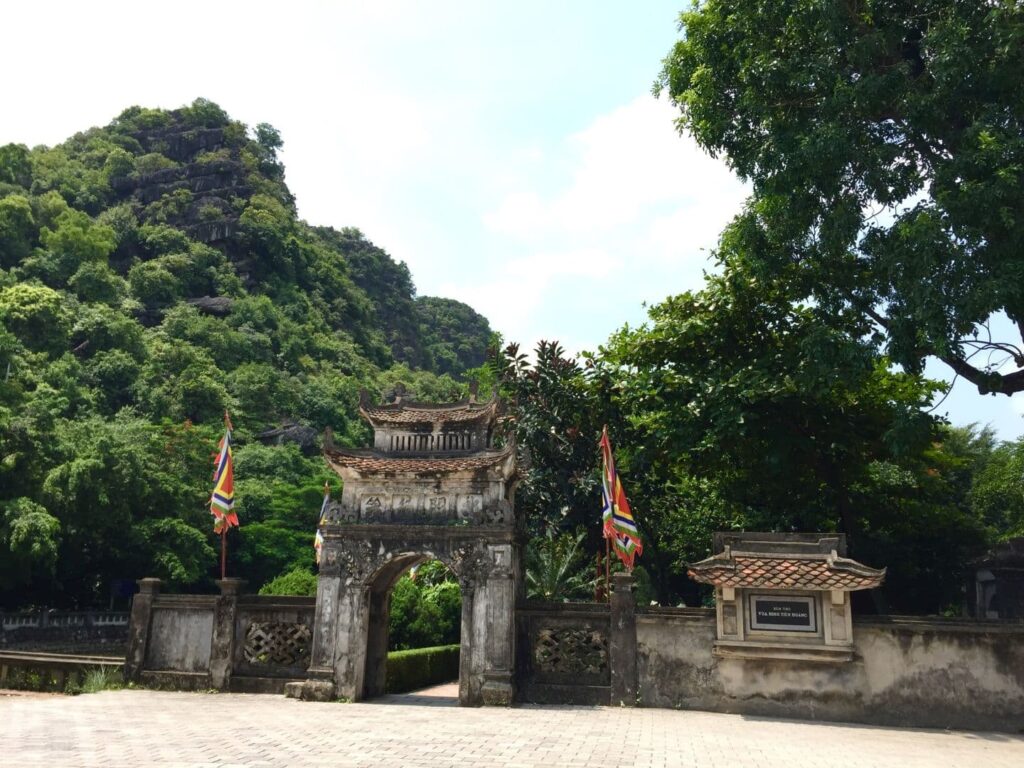 Ninh Binh, Dinh Tien Hoang Pagoda