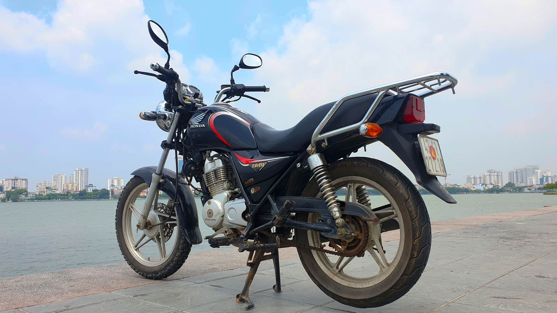 Honda-Master-125-back-left-angle.jpg