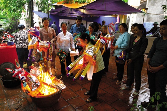 burning a votive horse