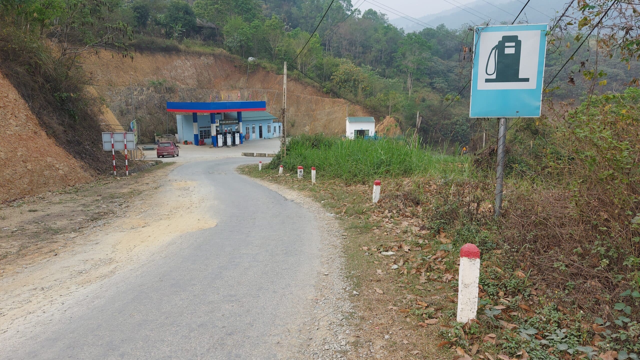 petrolimex petrol station in cao bang