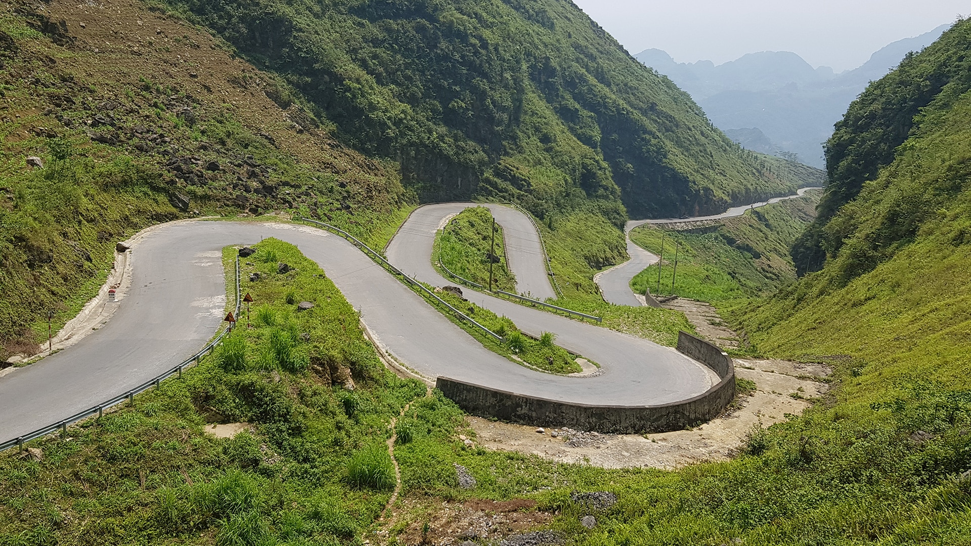 cool windy road between Ha Giang and Dong Van