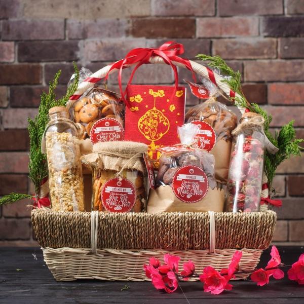 a tet gift hamper