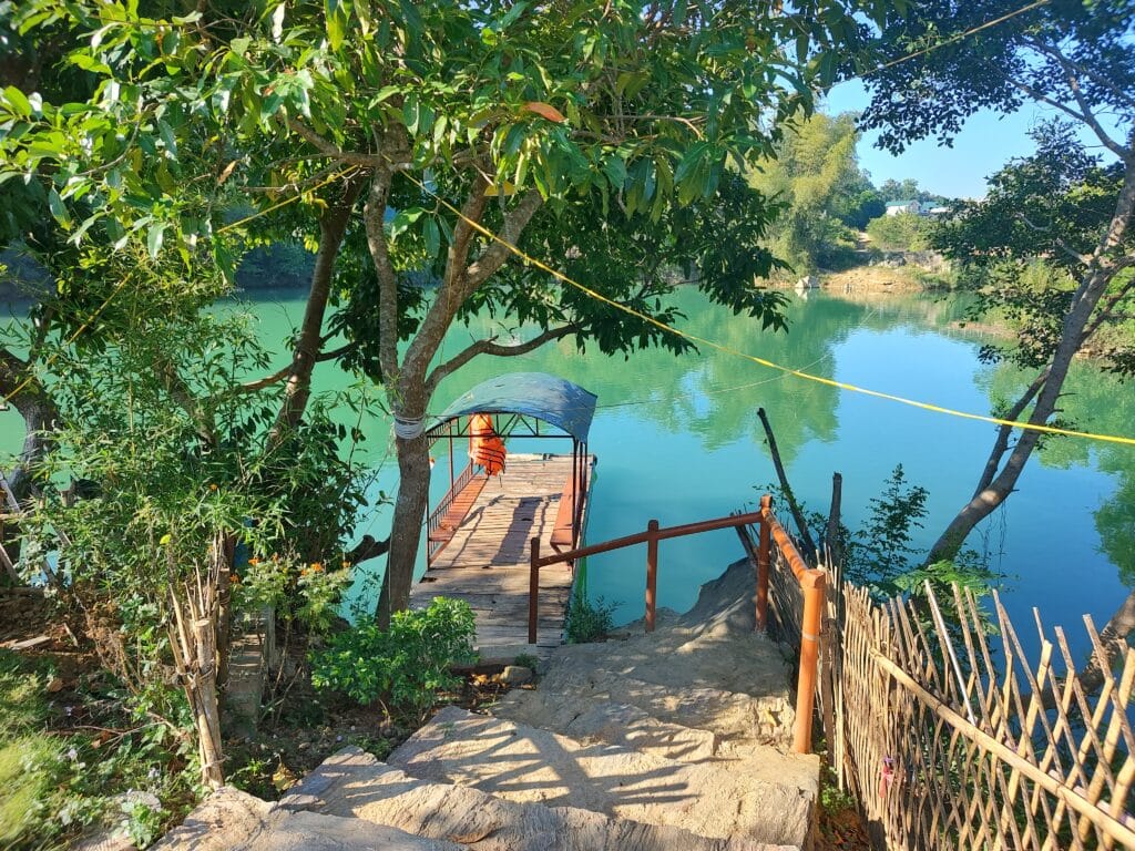 gorgeous lakeside homestay in north Vietnam